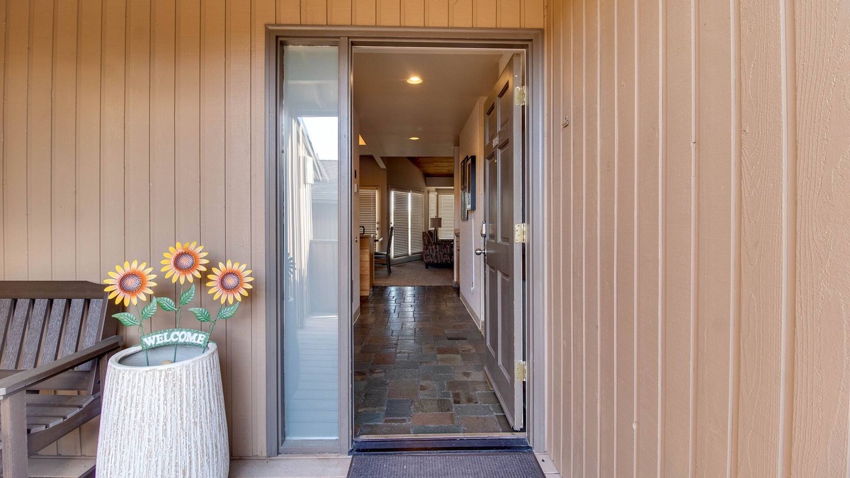 Redmond Condo | Deschutes River View Condo Eagle Crest - 3 bdrm 2 bth with Deschutes River View
