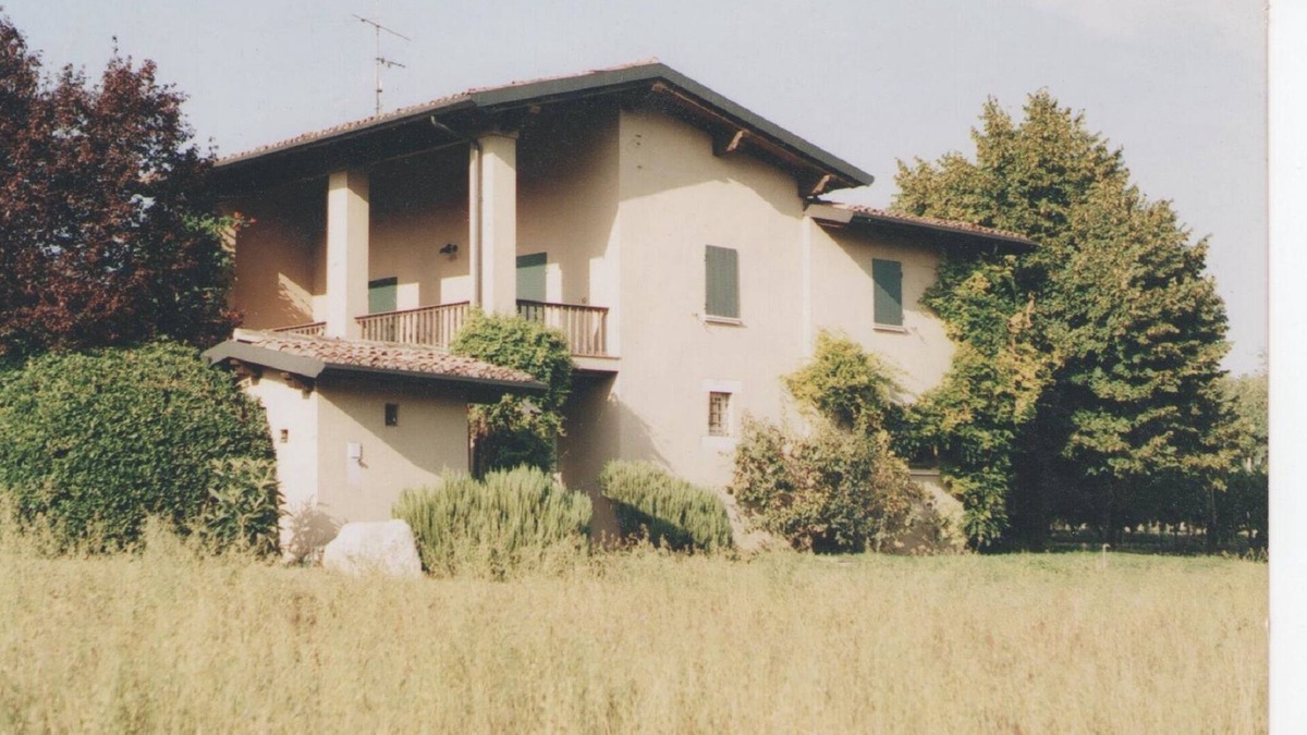 Lonato del Garda House | Desenzano hinterland country house with lake view
