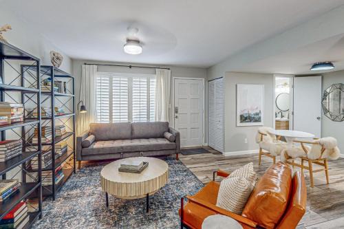 South Scottsdale Apartment | Desert Dream Escape