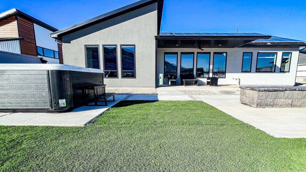 Moab South Valley House | Desert Dreams Retreat – Your Perfect Desert Getaway (3 Bedroom home & A Studio)