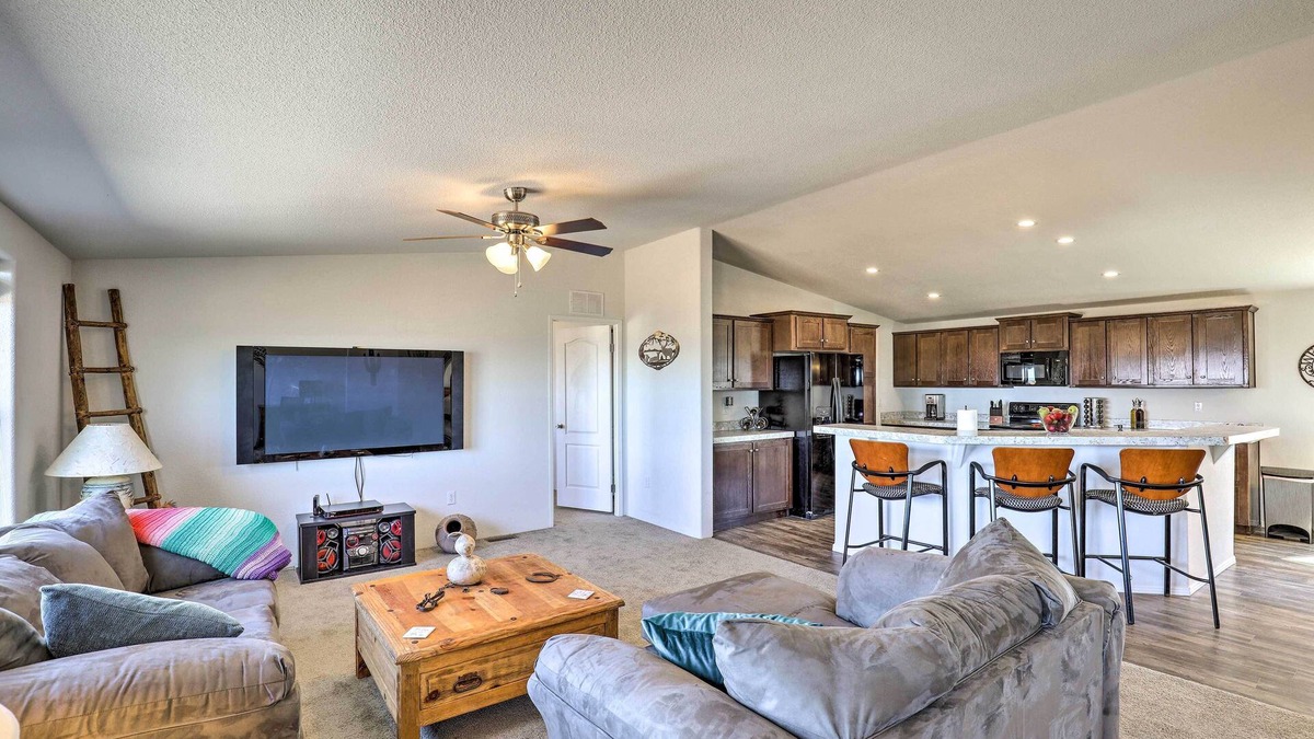 Pomerene House | Desert Escape Off I-10 w/Over 1 Enclosed Acre!