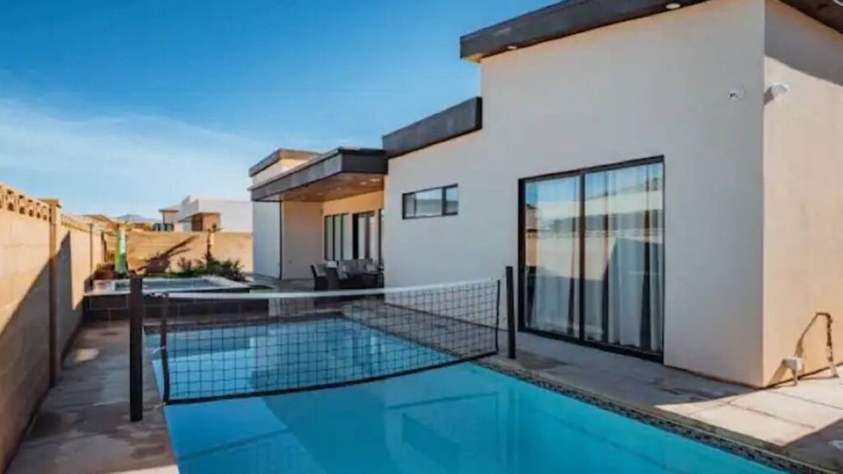 Hurricane House | Desert Hideaway w/Pool & Spa!