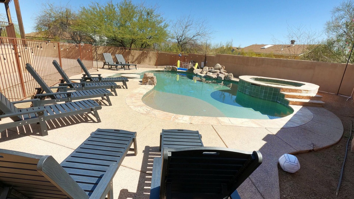 Tucson House | Desert Hills Fun Home! Pool/Spa/6Bedroom/8Bed/Movie Theater Sleeps 15 people