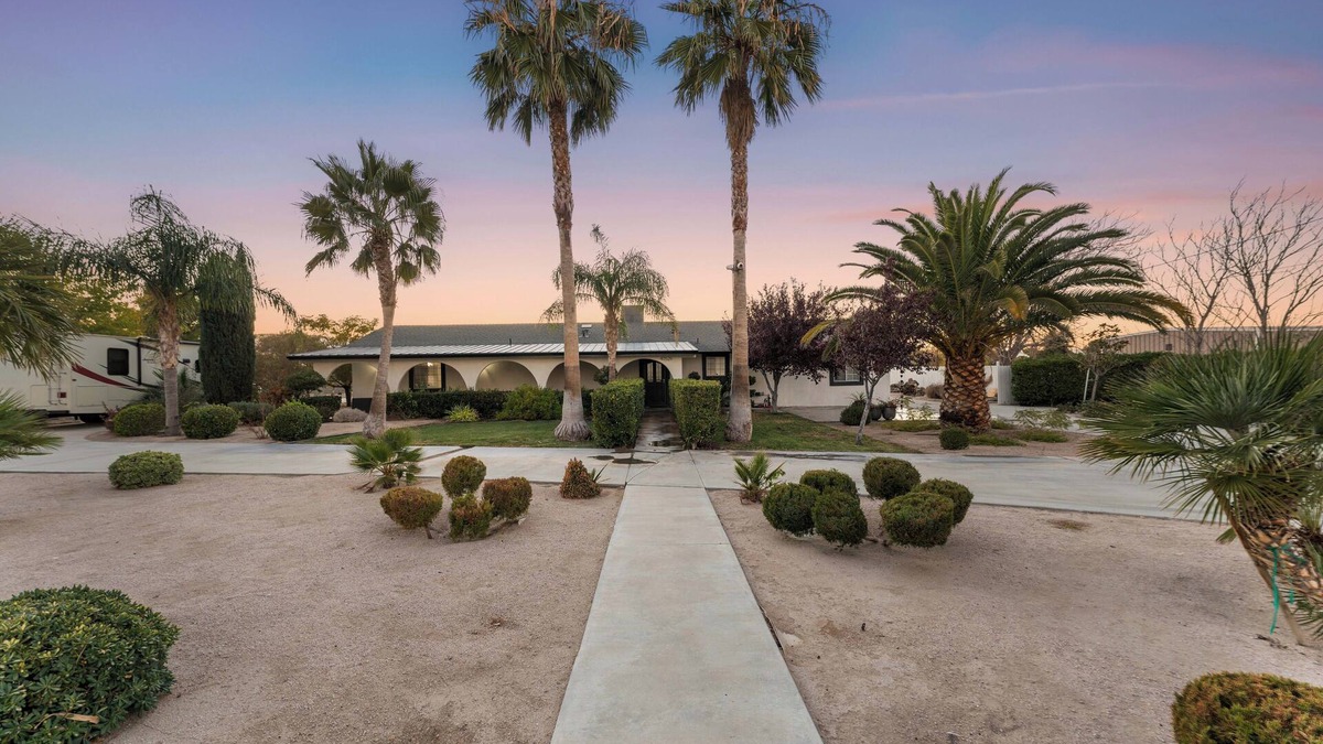 Palmdale House | Desert Oasis in the center of the city of Palmdale