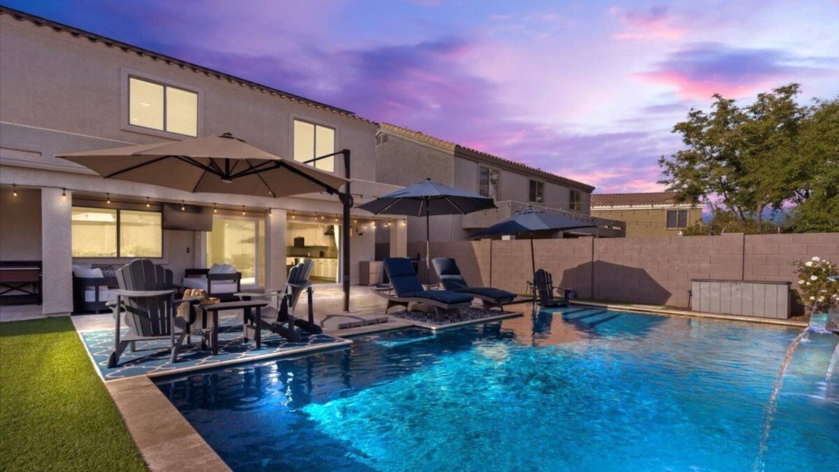 Desert Peak House | Desert Oasis Resort Style Home