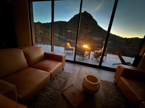 New River House | Desert Rain -Floating House