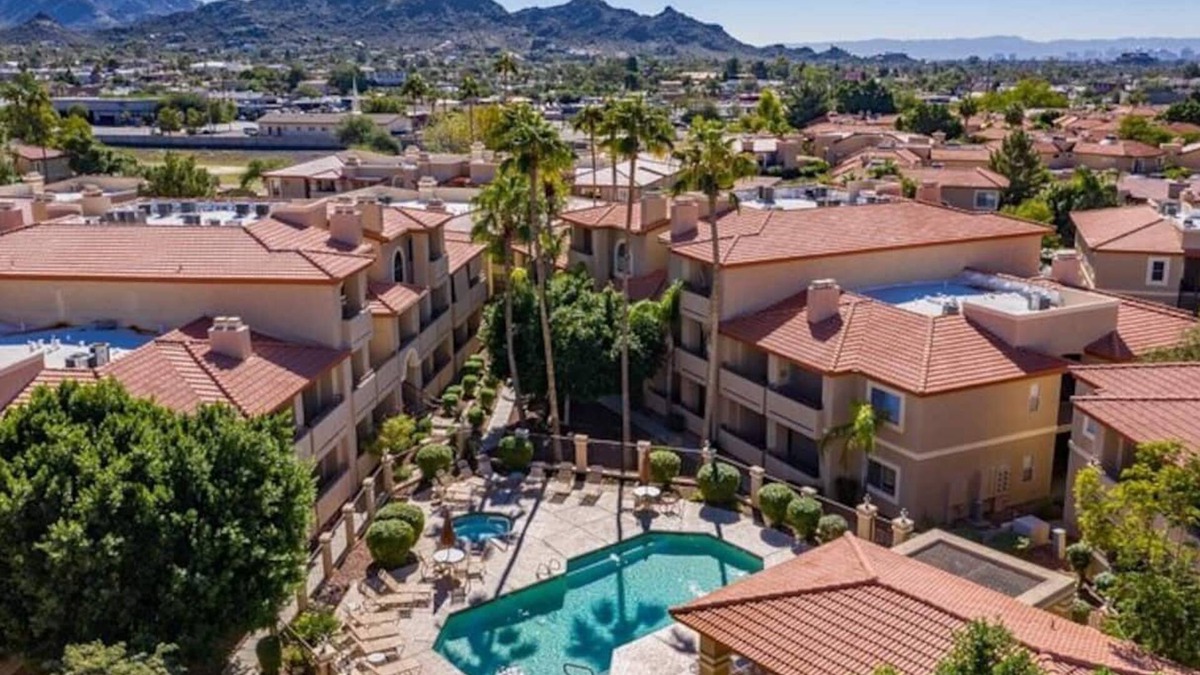 North Mountain Condo | Desert retreat, 3 pools, free parking, PAC MAN, Pickleball, Basketball, Internet