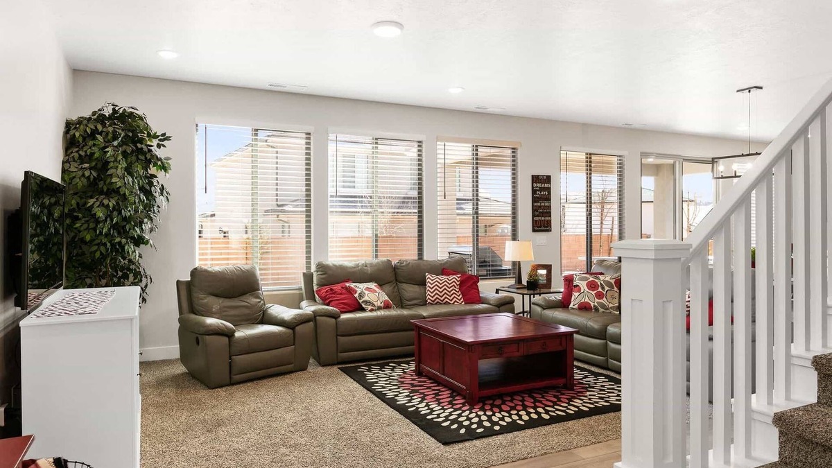 Sienna Hills House | Desert Rose, Newer Home, Community Pool!