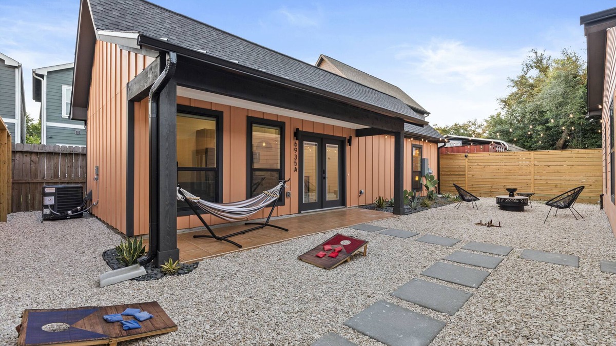 Greater East End House | Desert Rose Tiny House – Unique Stay Near Downtown @EastEndRevitalized