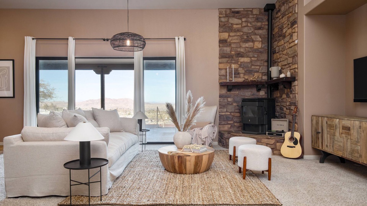 Joshua Tree Highlands House | Desert Stone by Avantstay Contemporary Desert Oasis With Pool & Hot Tub