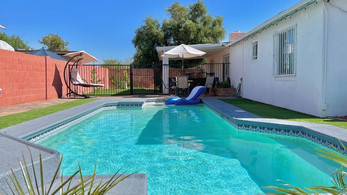 Maryvale House | Desert Villa. Private Heated Pool, Patio, Grill. 4-Bedroom. 15-mins from stadium