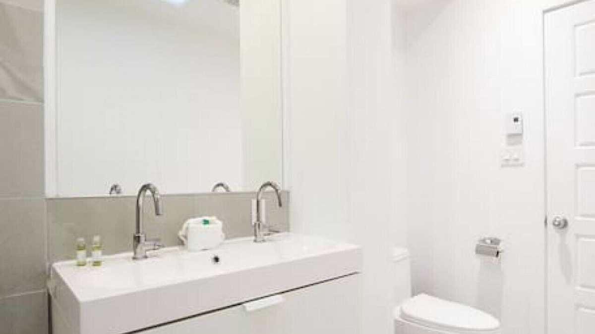 Little Italy Apartment | Design 3-bedroom flat with private terrace in Little Italy by Denstays