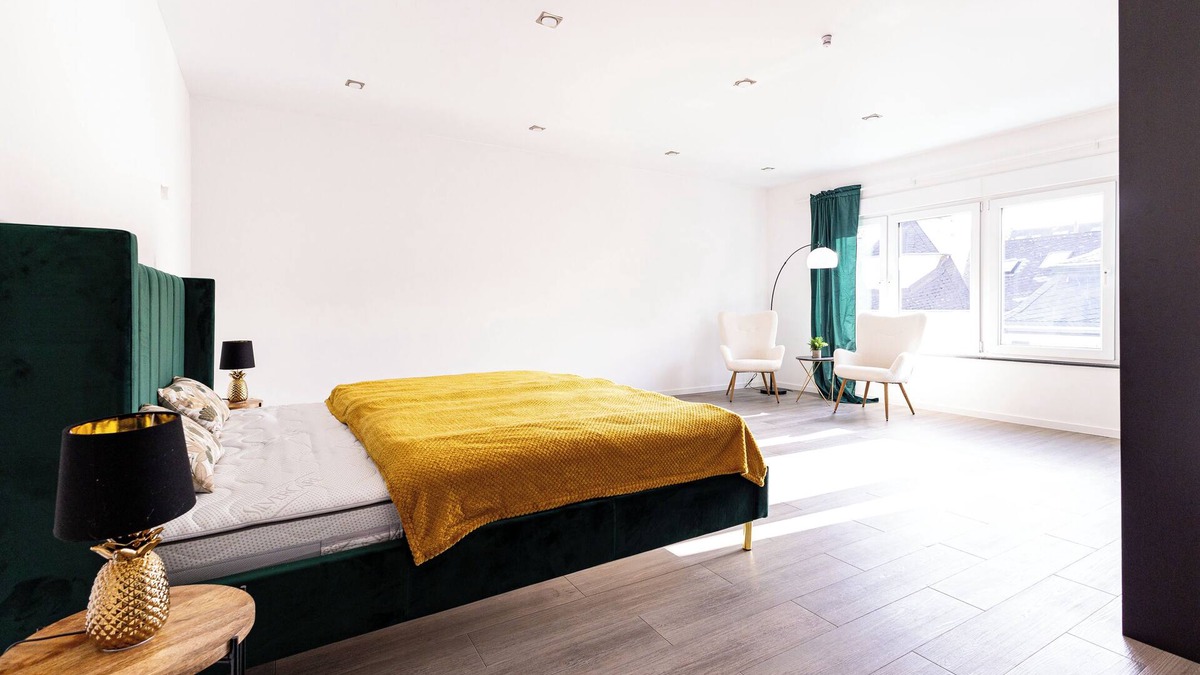 Pellenz Apartment | Design apartment centrally located in Andernach with top view, WiFi, kitchen, parking space