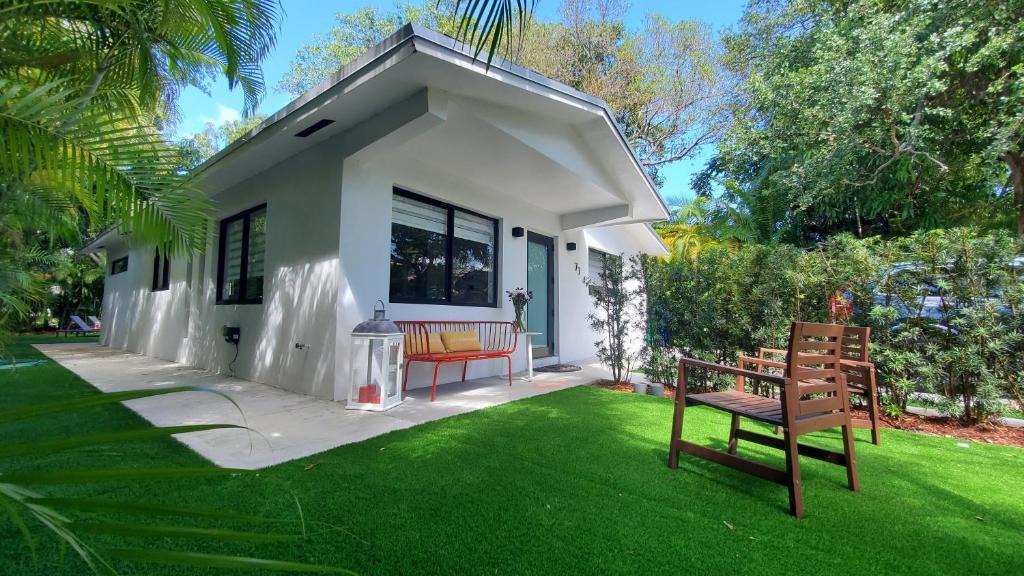 Buena Vista House | Design District by Midtown, Wynwood, Brickell, 10 min to the Beach, FREE PARKING