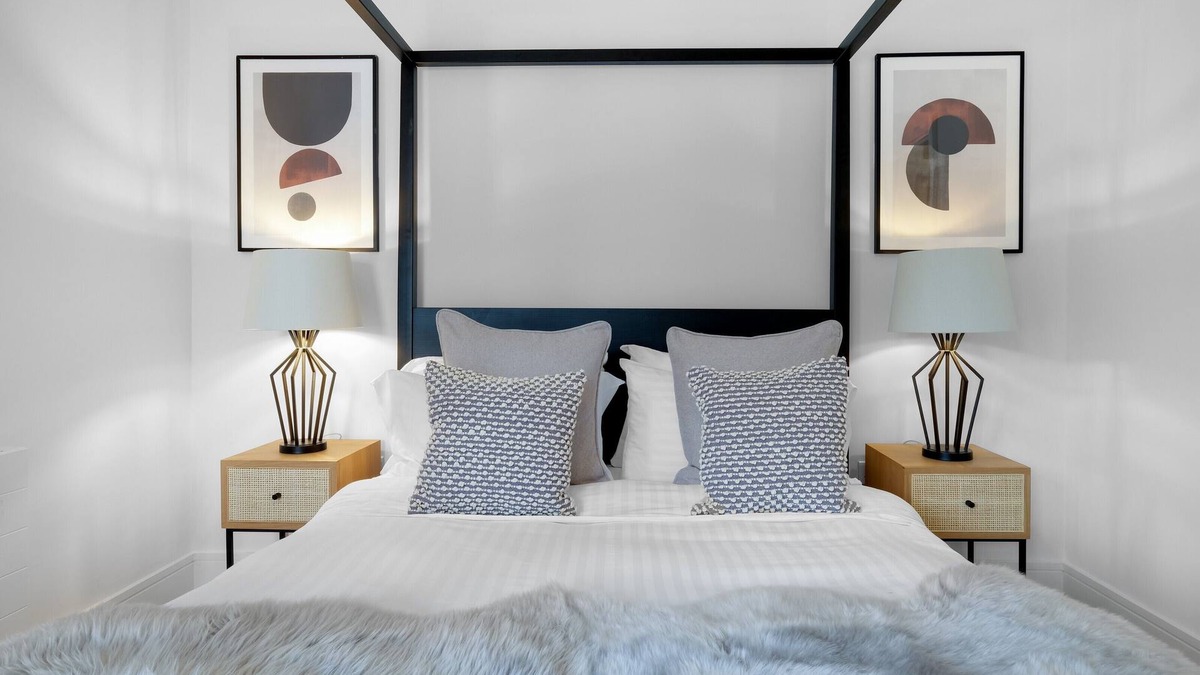 Reading Apartment | Design-Led Luxurious Townhouse Prime Location W/Parking