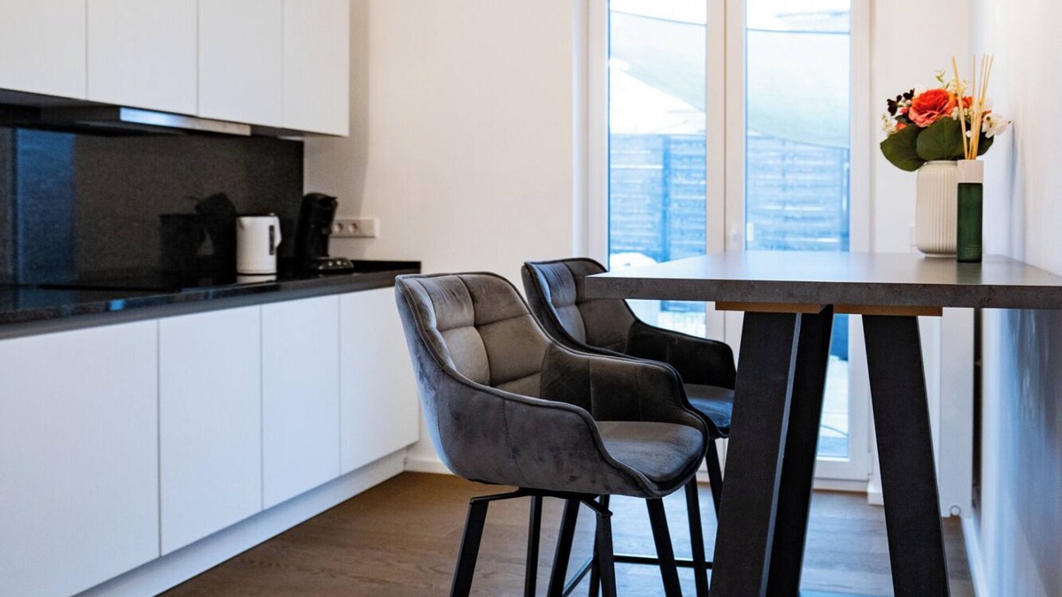 Wiesbaden Apartment | Design Loft - Whirlpool - Terrasse - 4 Personen - Zentral
