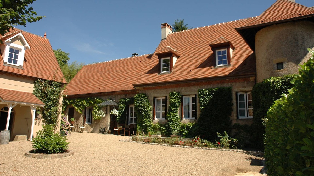 Issy-l'Eveque Cottage | Design luxury holiday home Burgundy Clos Laraison****