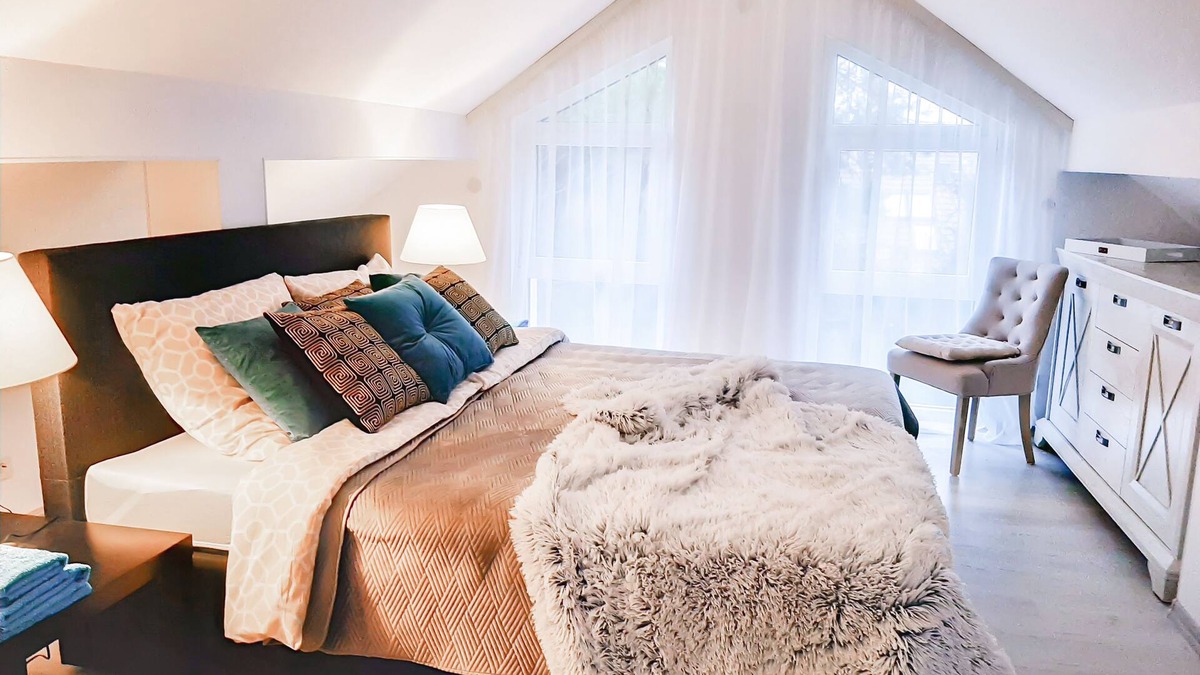 Heiligenwald Apartment | Design maisonette 5 min from the pond with great hiking and biking trails