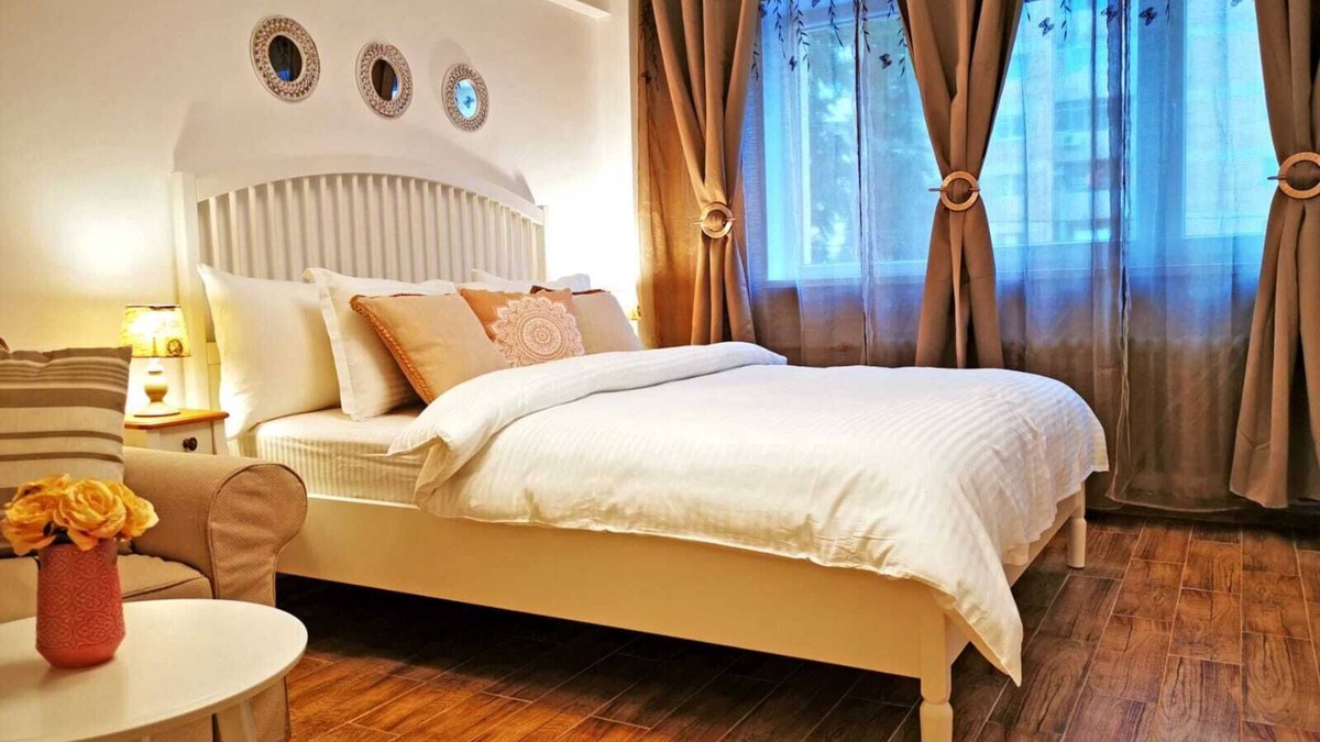 Sector 4 Apartment | Designed and Furnished by an Interior Designer for a Maximum Comfort