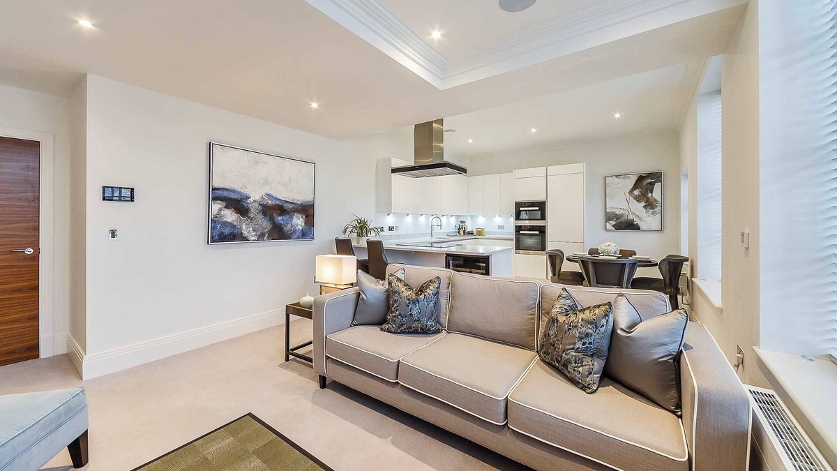Hammersmith and Fulham Apartment | Designer 2-Bed Apartment by the Thames-1st floor