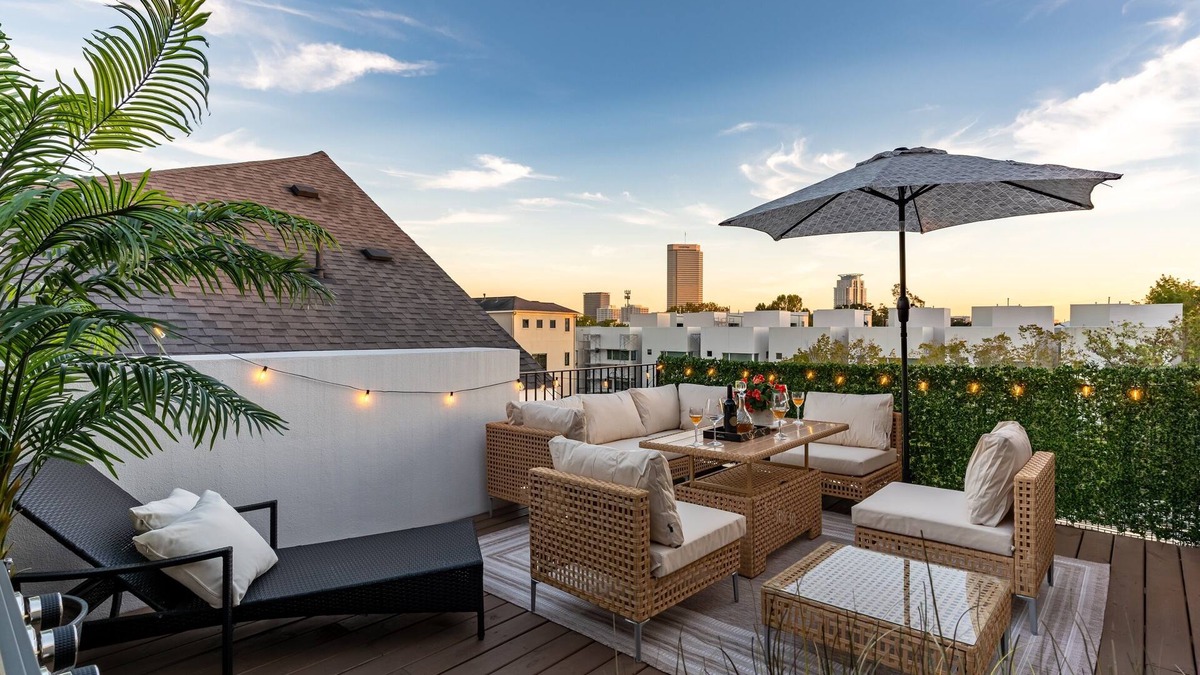 Washington Ave./ Memorial Park House | Designer 4BR Home in Houston’s Trendy Corridor