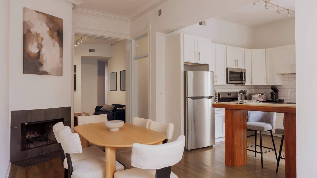 Rush and Division Apartment | Designer Apartment 2W | Heart of Gold Coast/River North