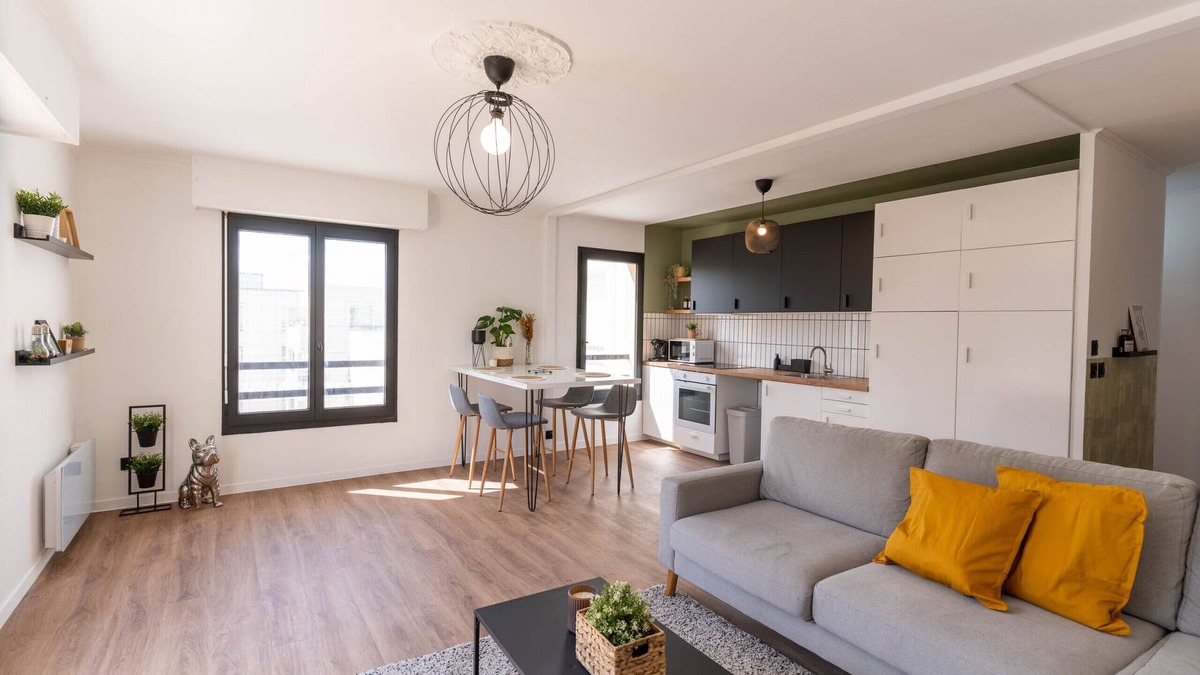 Cergy Apartment | ★ Designer apartment ★ Balcony ★ Private parking