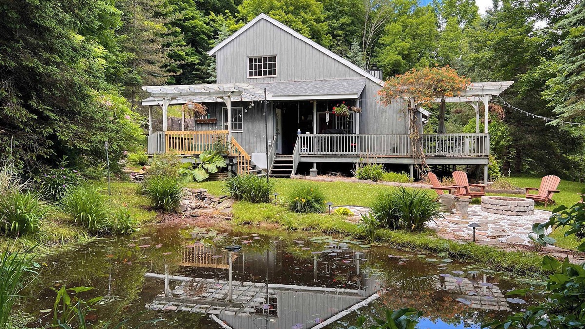 Margaretville House | Designer Chalet with Hot Tub and Fire Pit