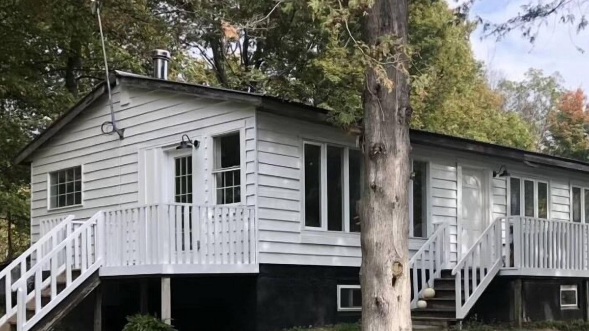 Adolphustown Cottage | Designer Comfort in a Country Home!