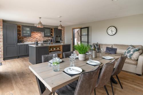 Leighterton House | Designer Cotswold post house with external sauna