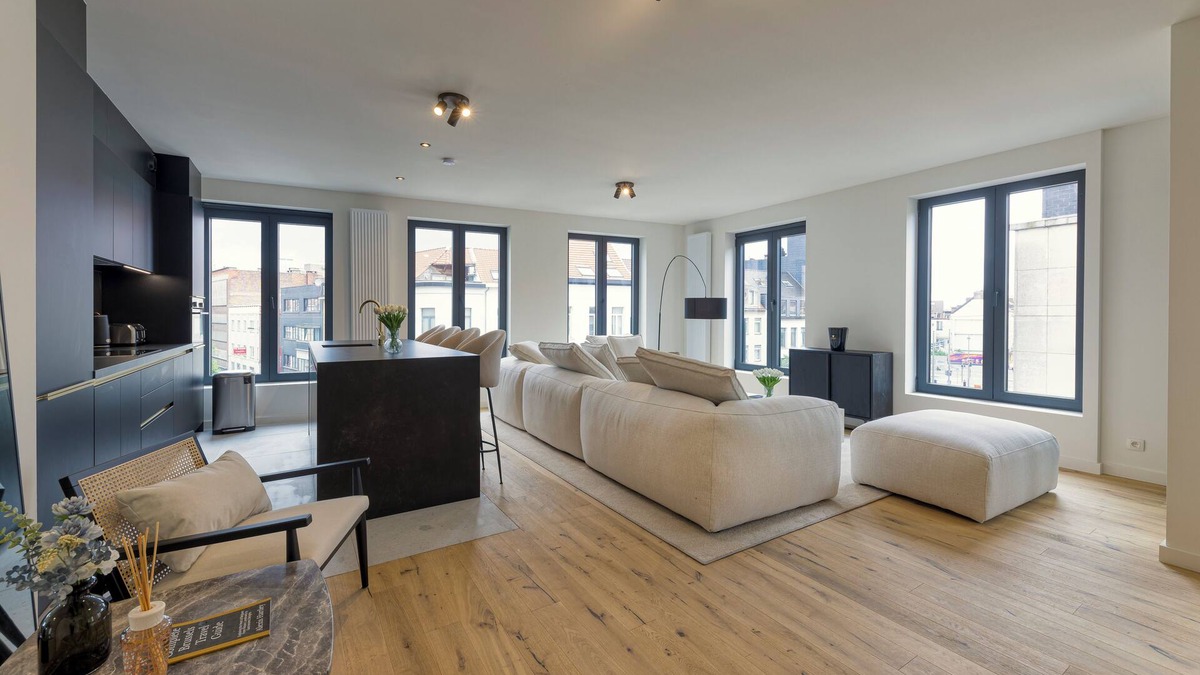 University District Apartment | Designer flat 3BR & Mini Golf