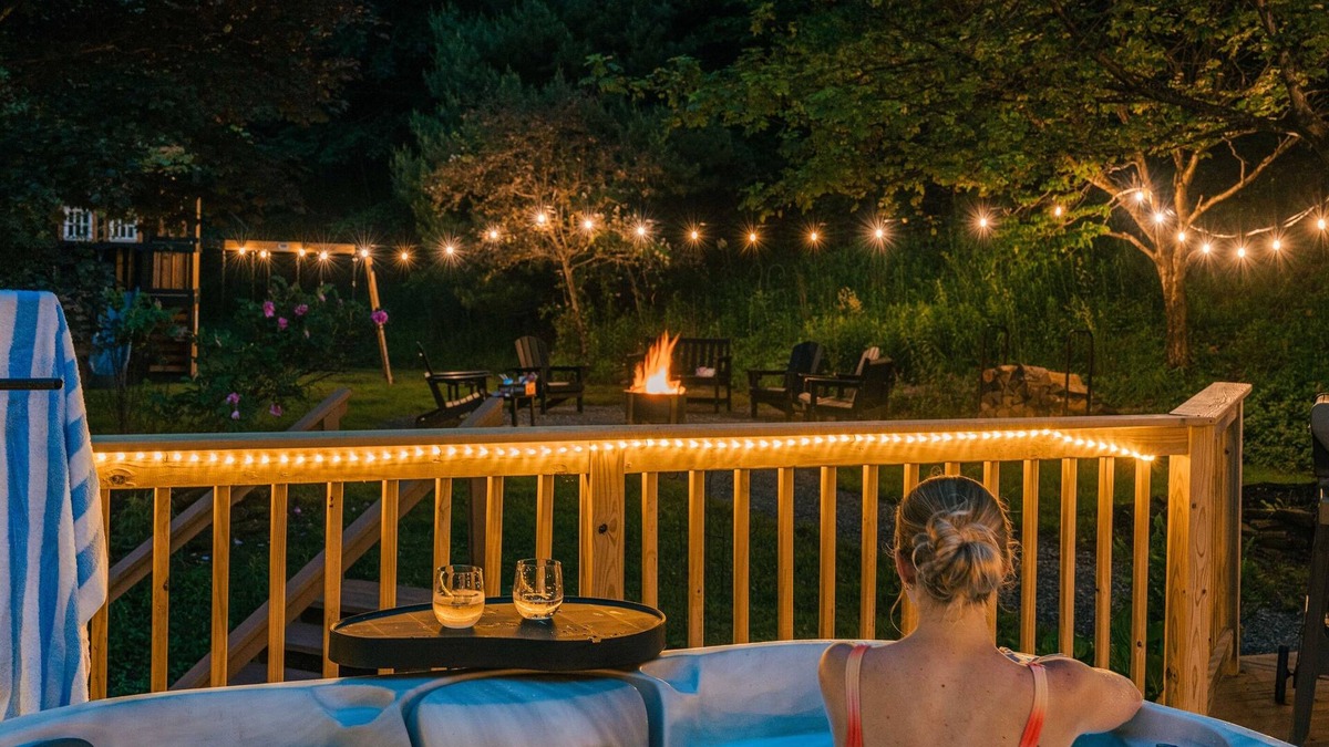 Coudersport Cabin | Designer Forest Escape | Hot Tub Firepit Stars