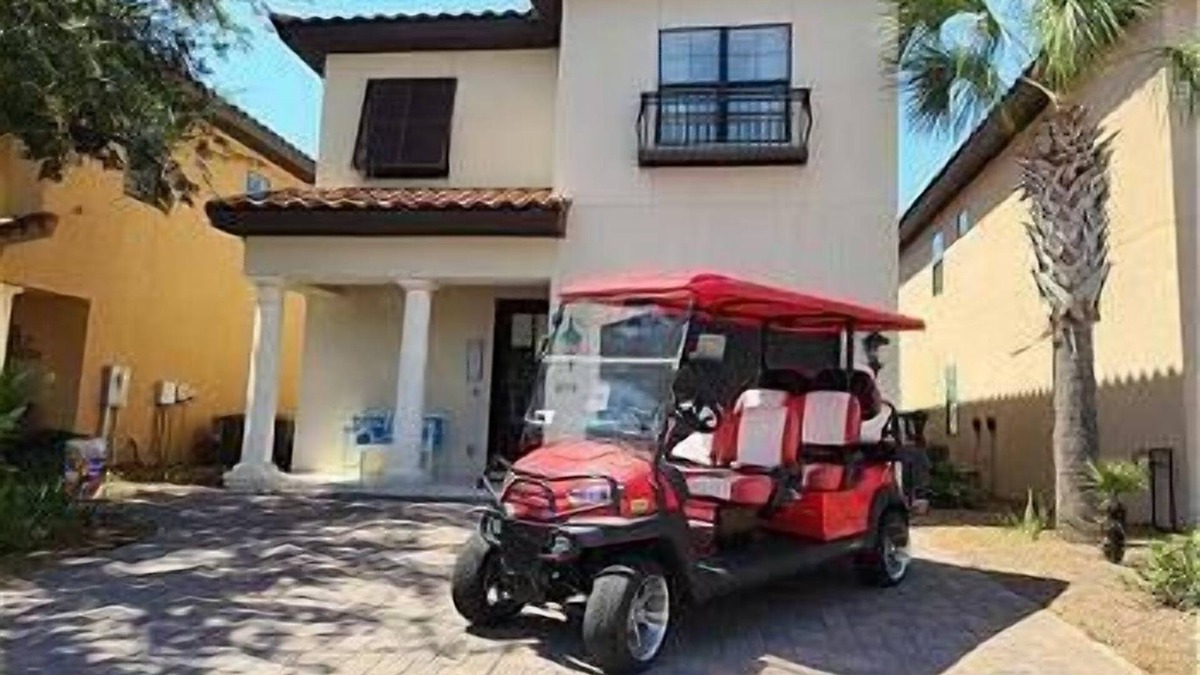 Villa Lago House | Designer Golf View Beach Home with 6 Seat Golf Cart