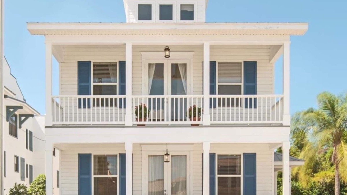 Downtown Dunedin House | Designer Home for 8 Walk to Downtown Dunedin and Waterfront