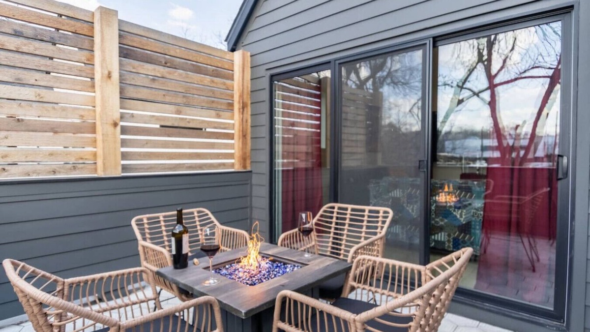 Govalle Apartment | Designer Home Near East 6th St, Movie Room & More