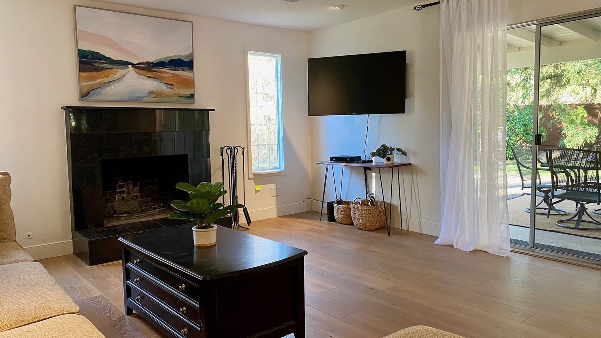 Chico House | Designer Home Nestled In Redwood Trees W/Fenced Backyard near Bidwell Park