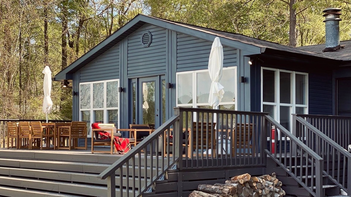 Sylacauga House | Designer Lake Home on Lay Lake- Stand Up Paddleboards + Canoe included!Sleeps 10