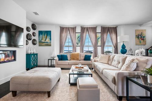Rowlett House | Designer Lake House Escape