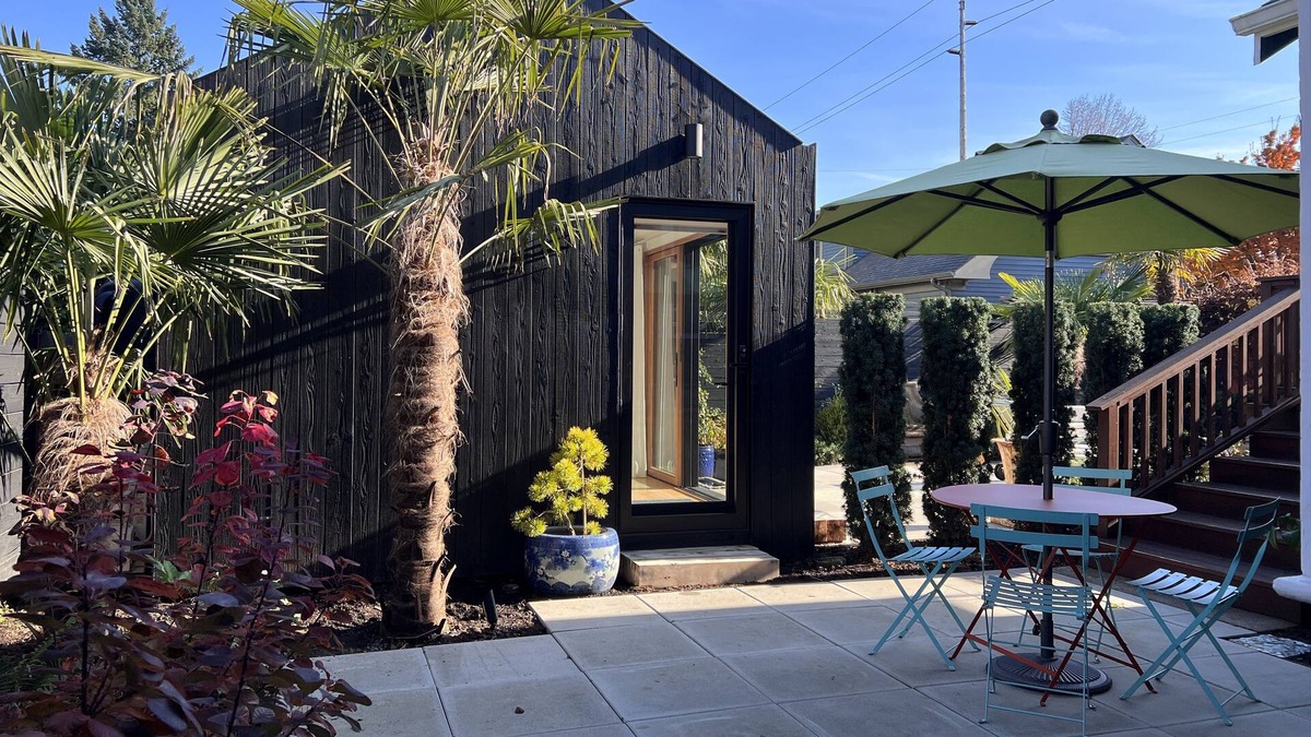 Hollywood District Cottage | Designer Owned Suite in Historic Hollywood District