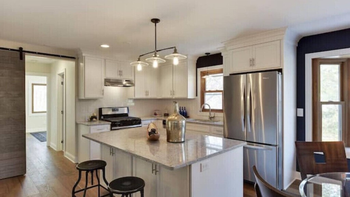 Shorewood House | Designer Rental in Excelsior - walk to everything!