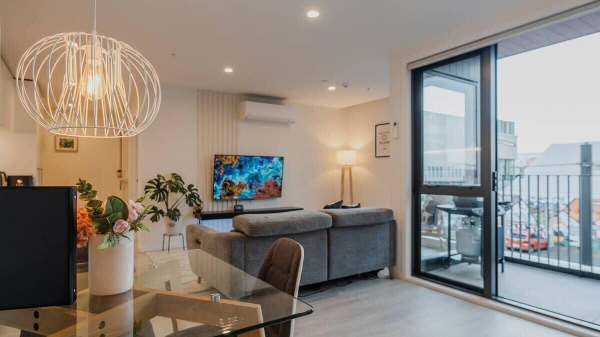 Christchurch City Centre Apartment | Designer's Pad In Central City