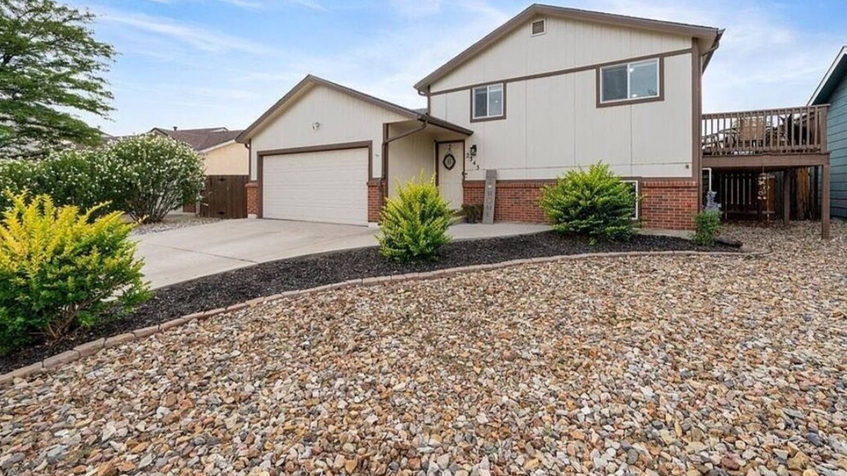 Southeast Colorado Springs House | Designer Touch Home Central COS