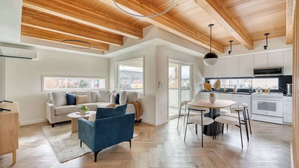 Alberta Arts District House | Designer Townhome in Alberta Arts + In-Law Suite