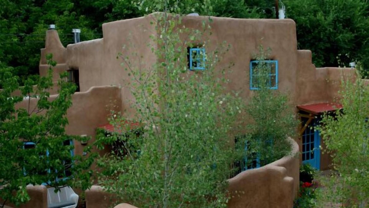 Taos House | Designers adobe home available, we have deep discounts for30 days or more