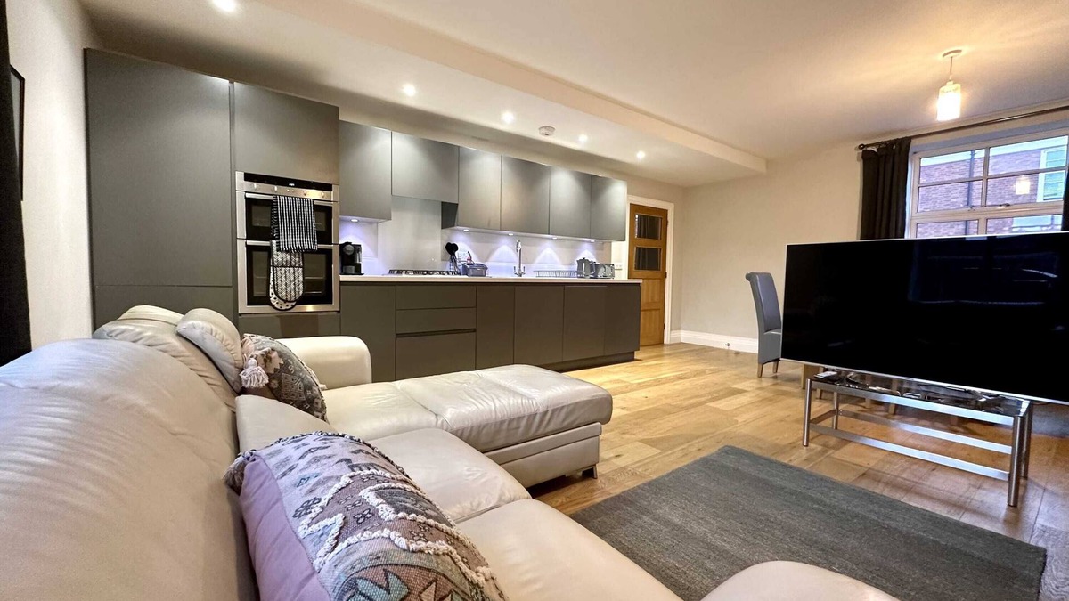 Bicester Apartment | Desirable 2 Bedroom Apartment in Bicester that sleeps 5