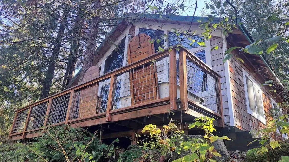 Lewis County Cabin | Destination Mt Rainier, a Rustic Cabin on the Tilton River in Morton, WA