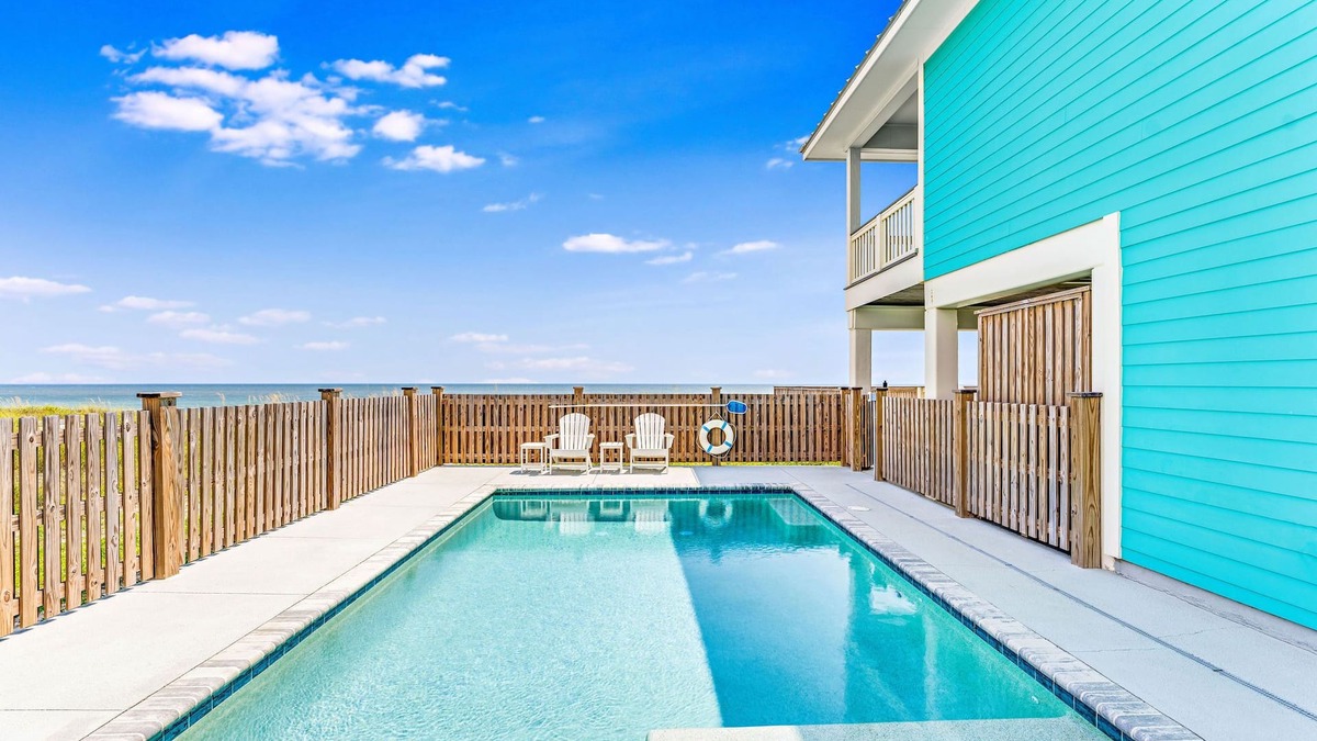 East End House | DESTINATION RELAXATION 4 BR 4 BATH BEACHFRONT home with PRIVATE POOL