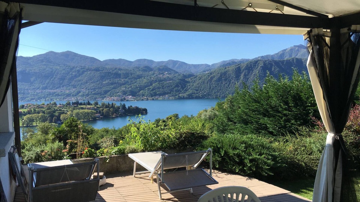 Carcegna House | Detached 2½-room house with a gigantic view of the lake