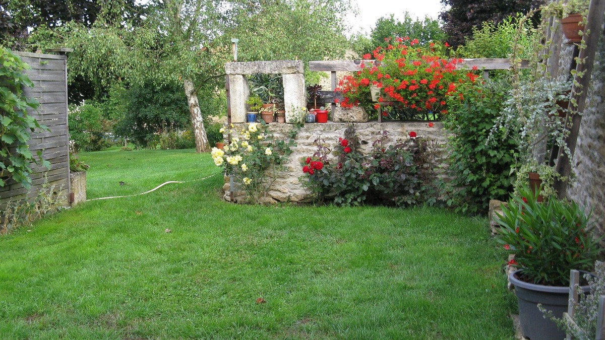 Sarrey Cottage | Detached 3-star house in a village with shops