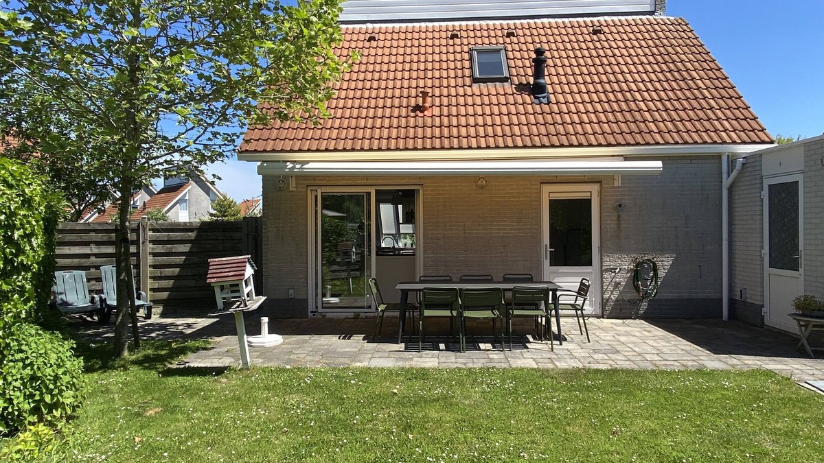 Scharendijke House | Detached 8-person vacation villa by the North Sea and Grevelingen Sea